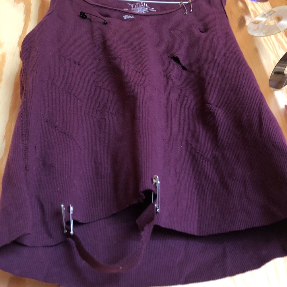 Distressed Crop Tank - Picture 2 of 5